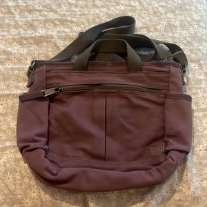 Duluth trading company purple crossbody bag purse